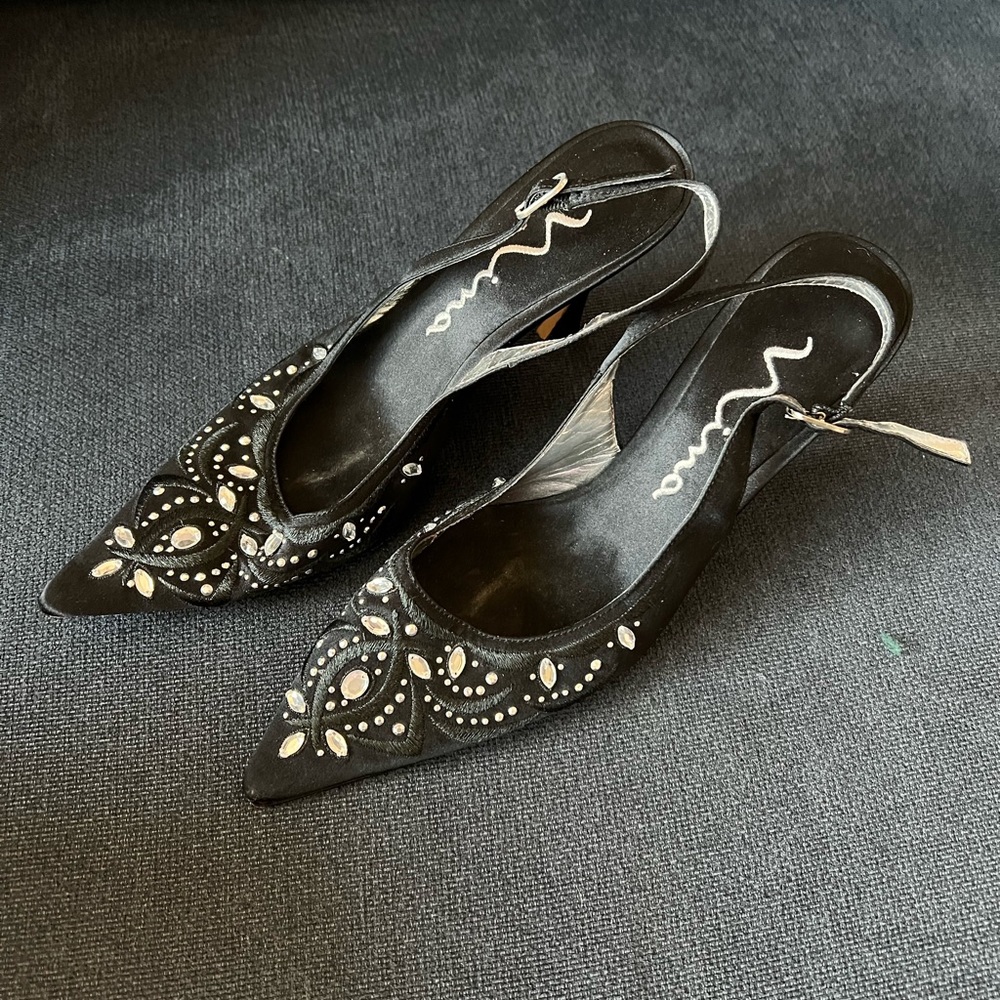 Nina Alaura Black Luster Slingback Closed Toe Heels with Rhinestones - Picture 5 of 5